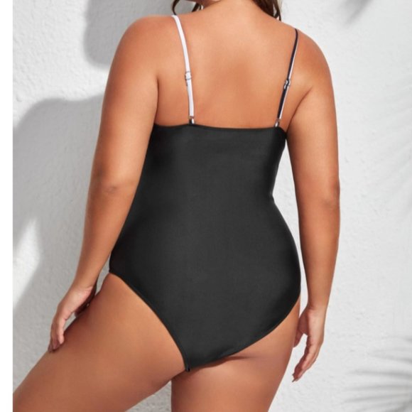 One-Piece Striped Swimsuit with Front Knot – Plus – 1XL - Picture 2 of 4